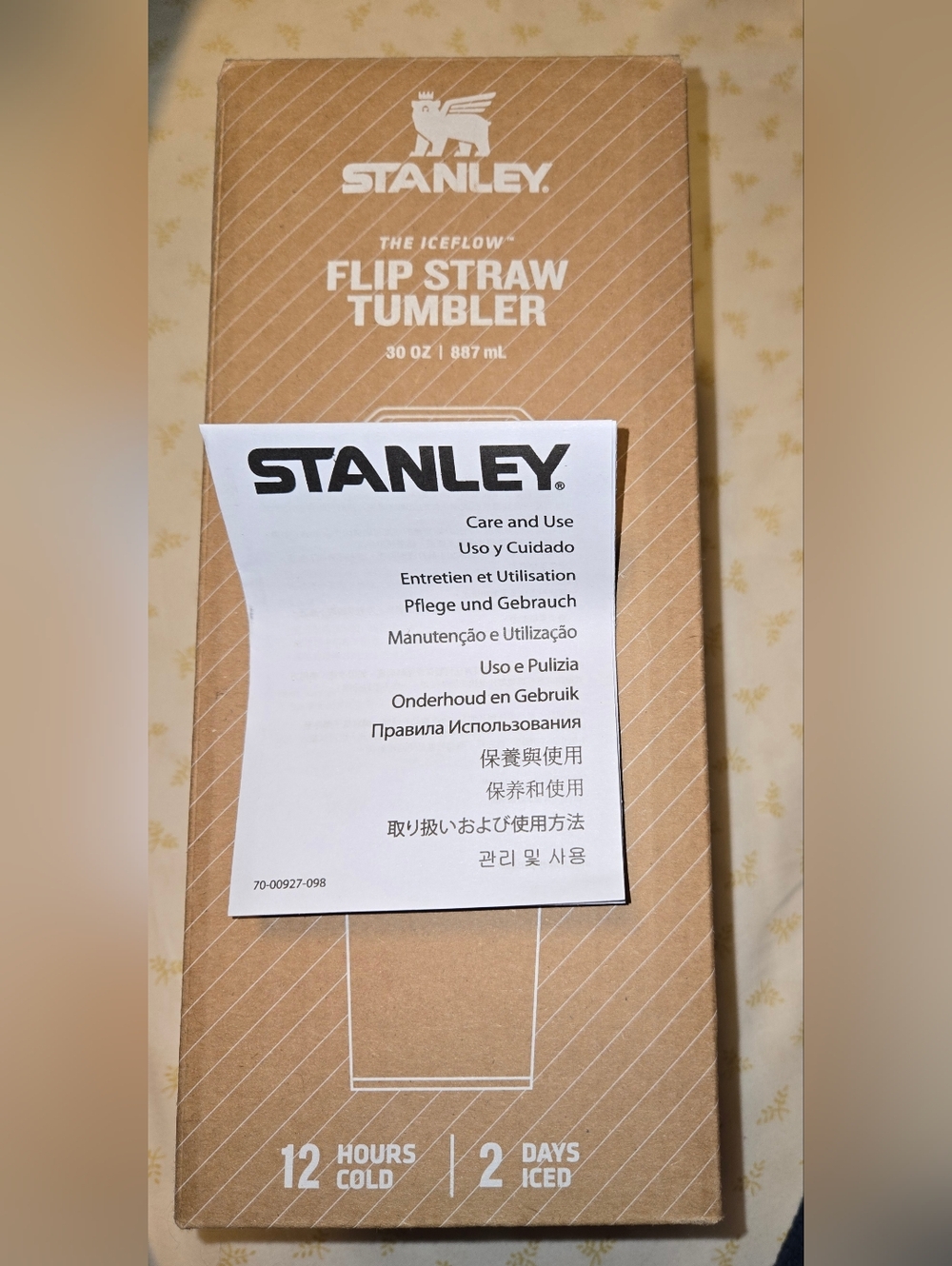 Stanley Sage Green Travel Tumbler with Carry Handle 30 Oz. - Picture 6 of 7